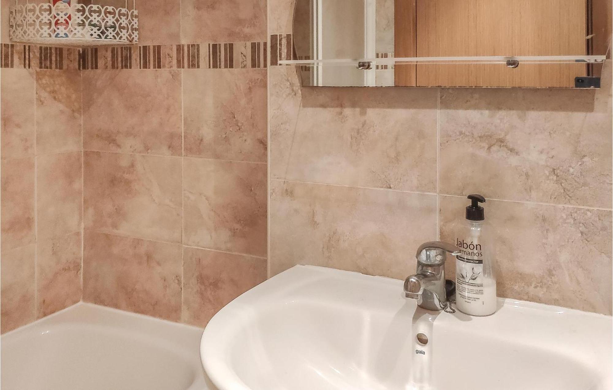 Amazing Apartment In Oropesa Del Mar With Kitchen ภายนอก รูปภาพ